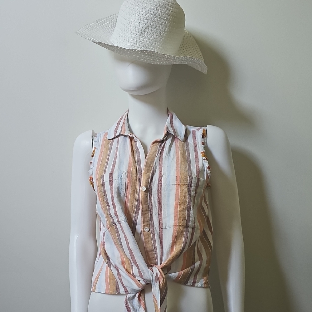 Cloth & Stone Pink and White Tie-Front Sleeveless Polo Top